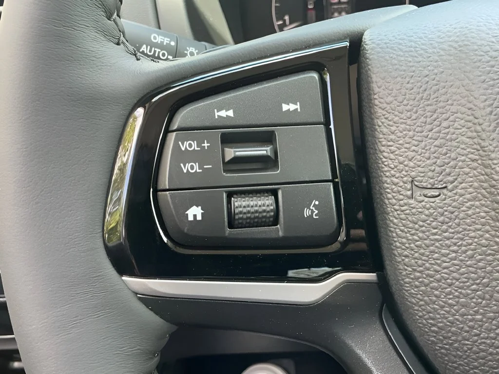 Used 2026 White Honda EX-L image 37