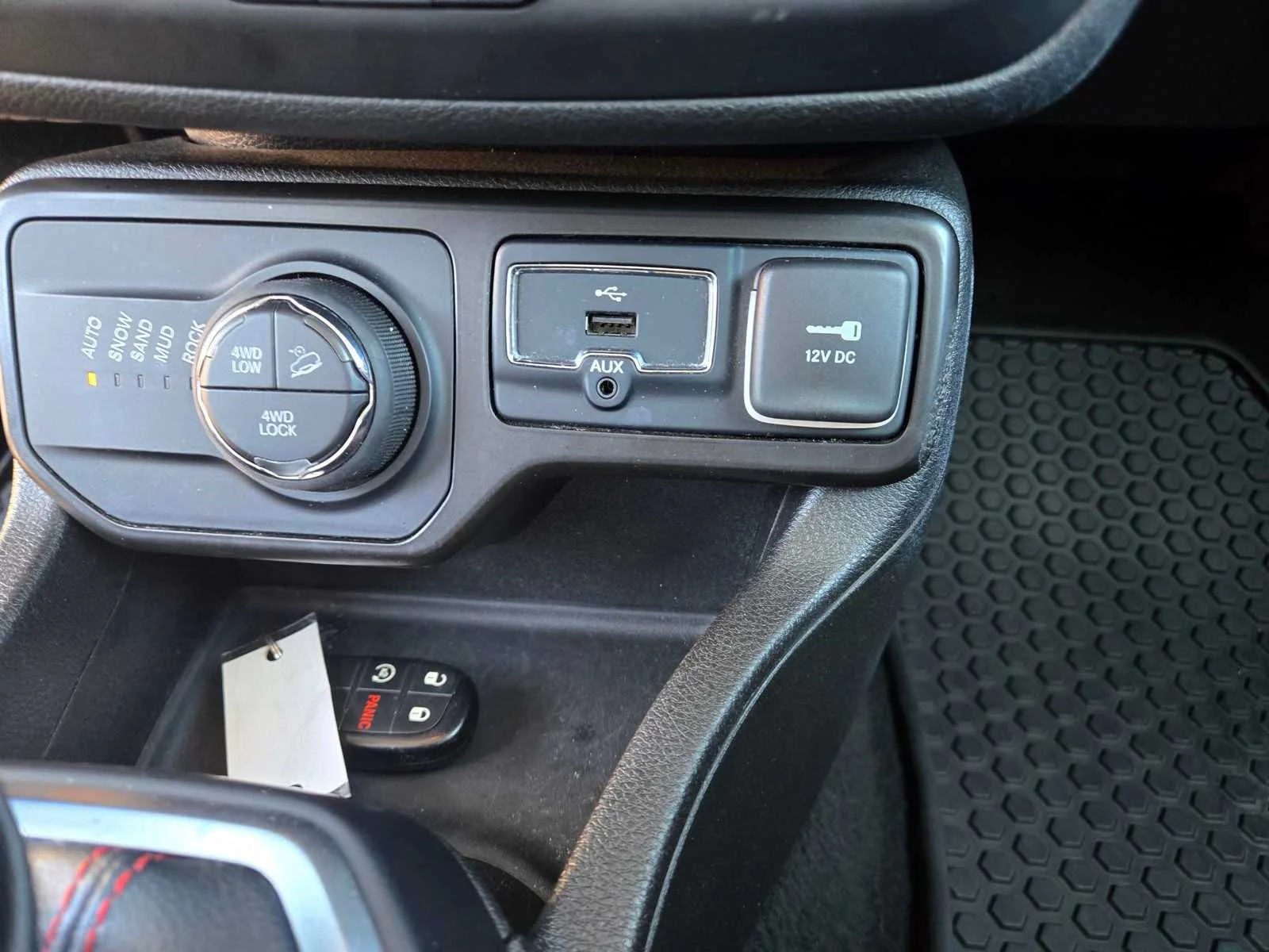 Used 2023  Jeep Trailhawk image 18