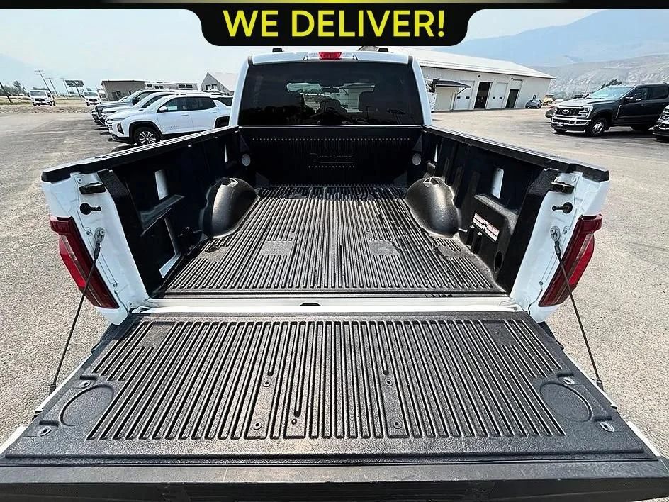 Used 2025 White Ford XLT image 17