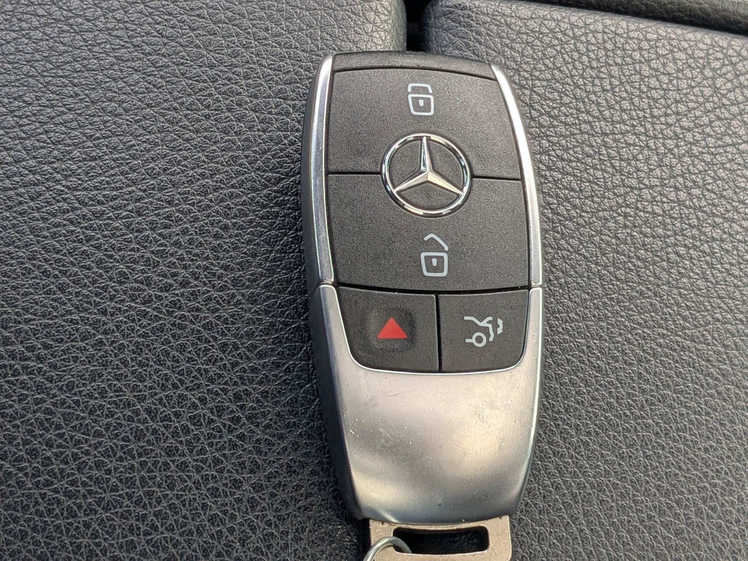 Used 2021 Obsidian Black Metallic Mercedes-Benz GLS 450 image 29