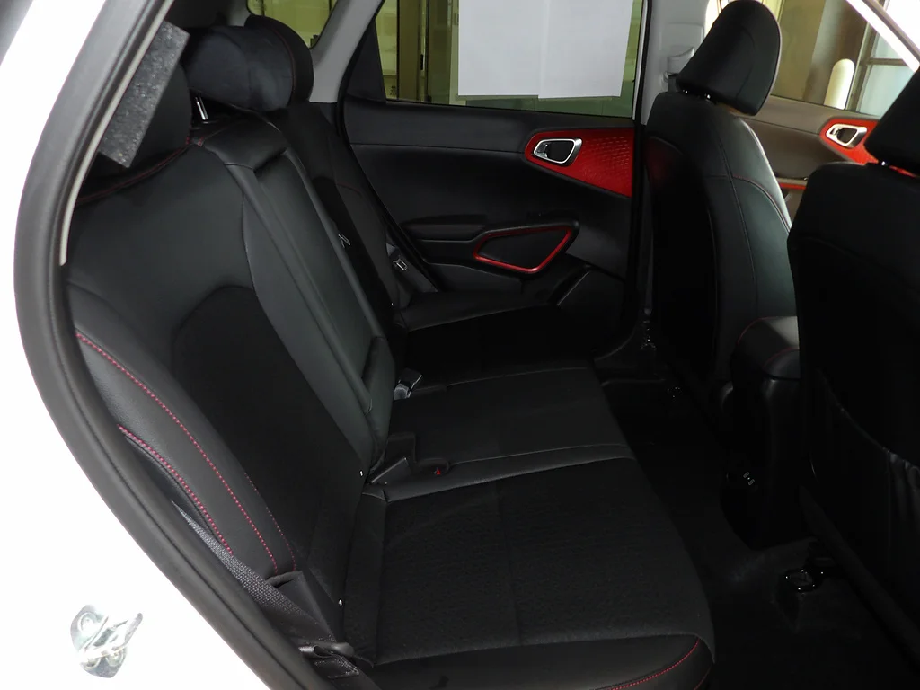 Used 2023 Snow White Pearl Kia GT-Line image 18