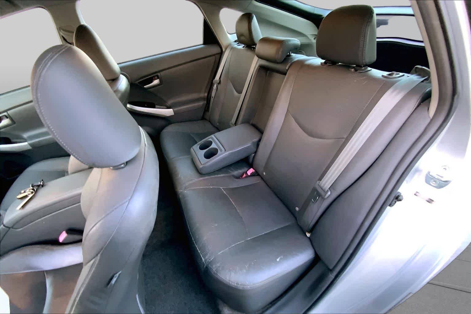 Used 2010 Classic Silver Metallic Toyota III image 17