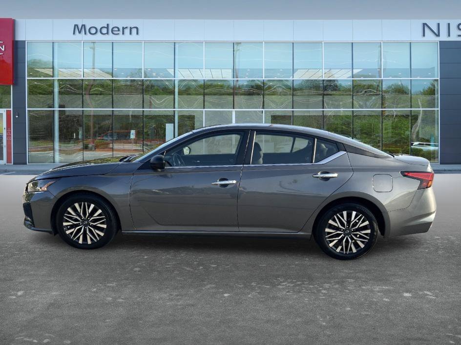 Certified Used 2025 Gun Metallic Nissan SV image 8