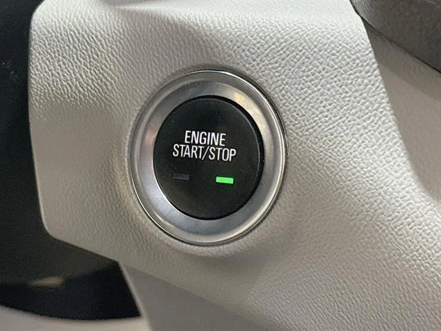 Used 2018 GRAPHITE GRAY METALLIC GMC SLT image 16