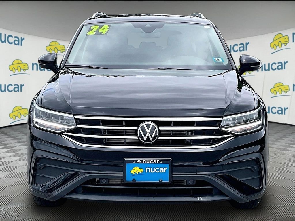 Used 2024 Deep Black Pearl Volkswagen 2.0T SE image 2