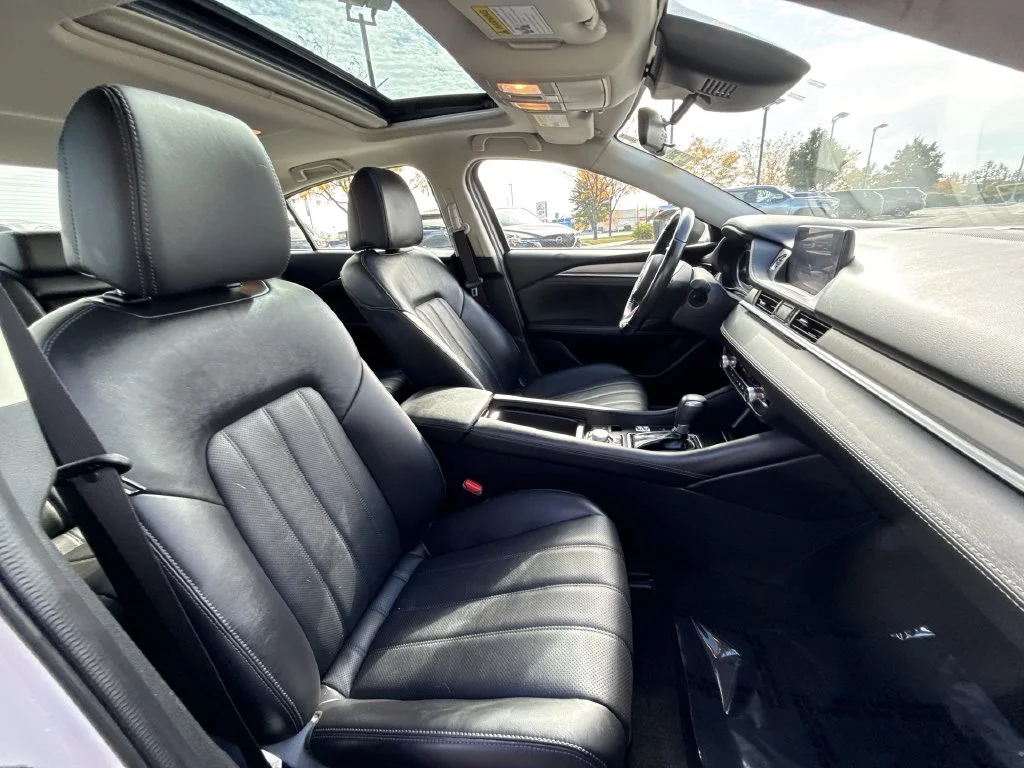 Used 2018 White Mazda Touring image 26