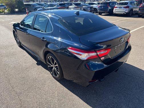 Used 2020 Blue Toyota SE image 5
