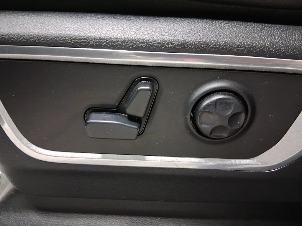 Used 2021 Black Ram Laramie image 17