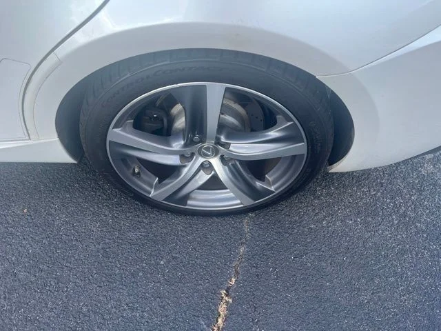 Used 2018 White Lexus 300 image 17