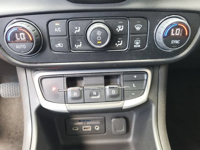 Used 2024 Summit White GMC SLT image 17