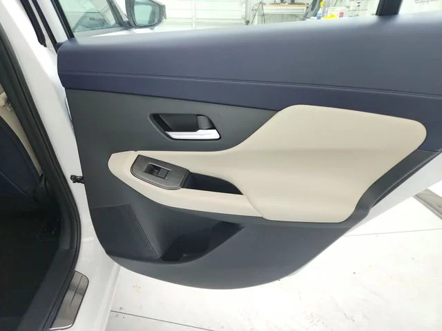 New 2026 White Nissan SL image 39
