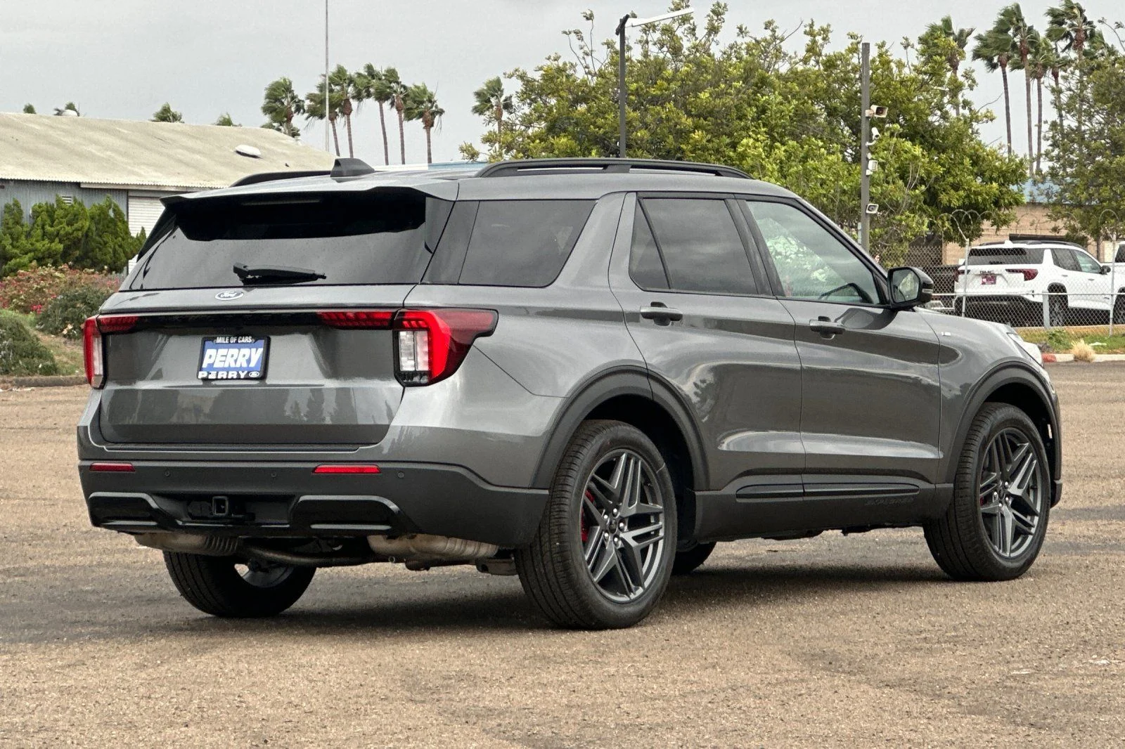 New 2026 Carbonized Gray Metallic Ford ST-Line image 3