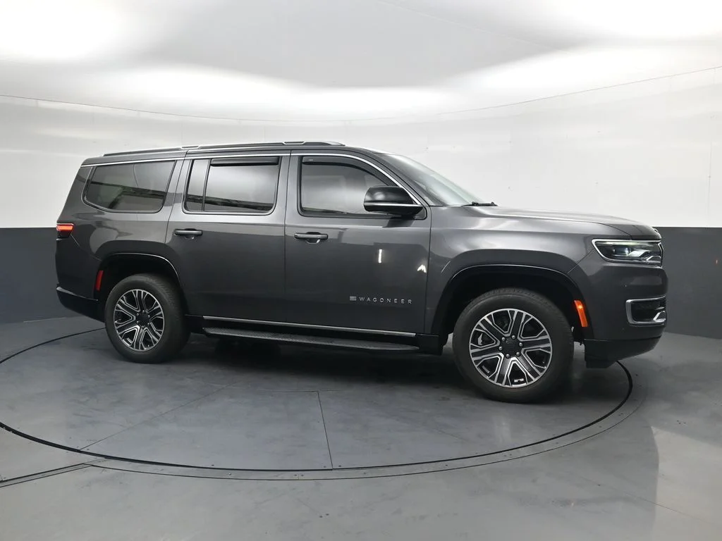 Used 2024 Gray Jeep Base image 4