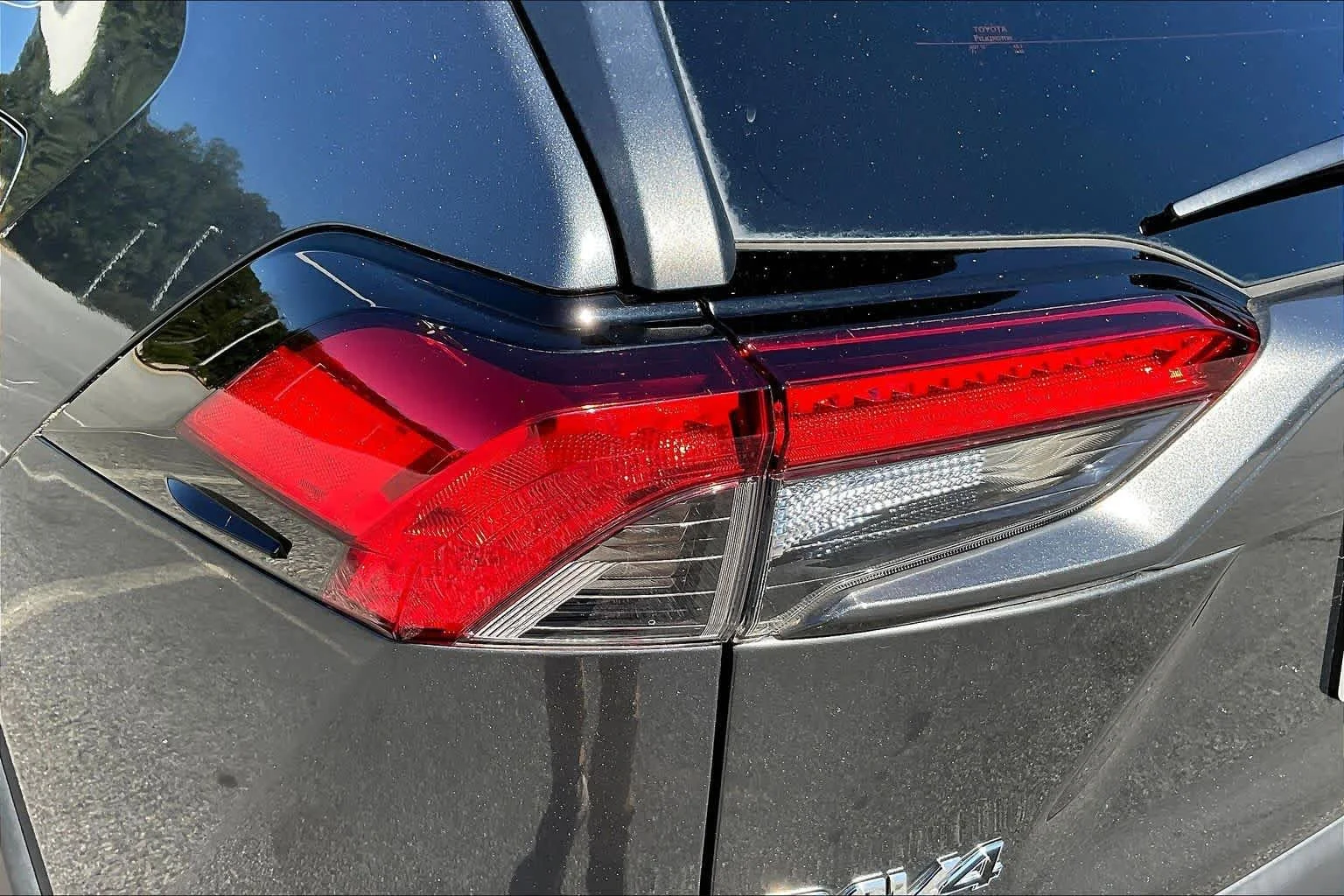 Used 2020 Magnetic Gray Metallic Toyota LE image 28