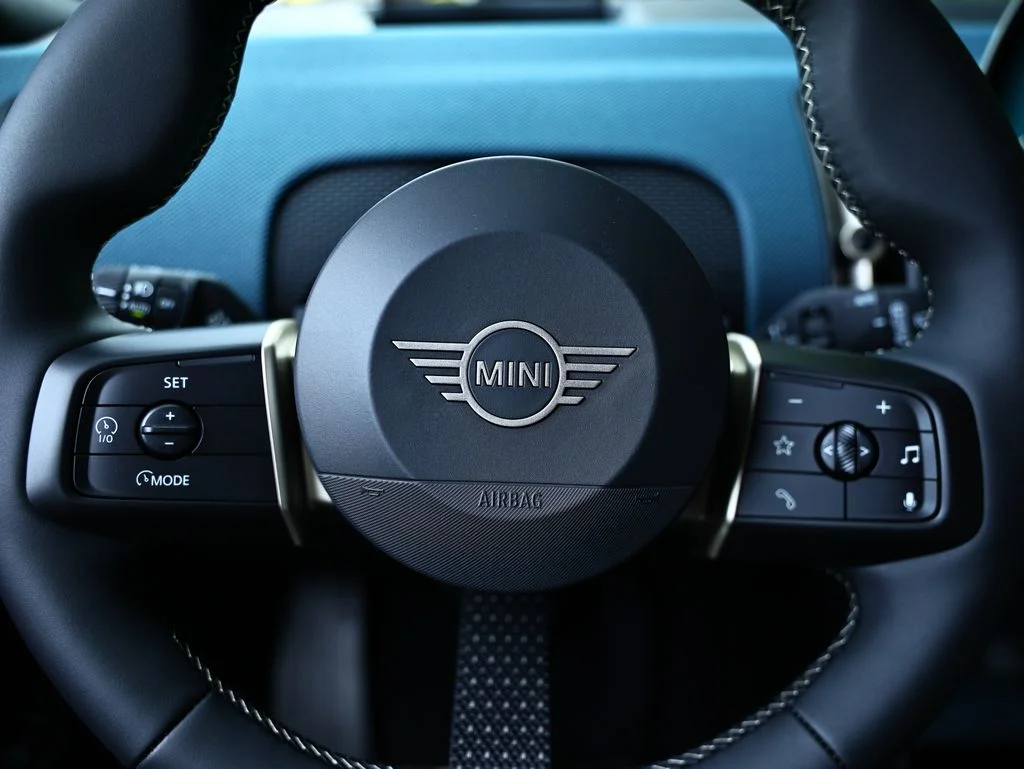 New 2027 Midnight Black MINI Iconic image 33
