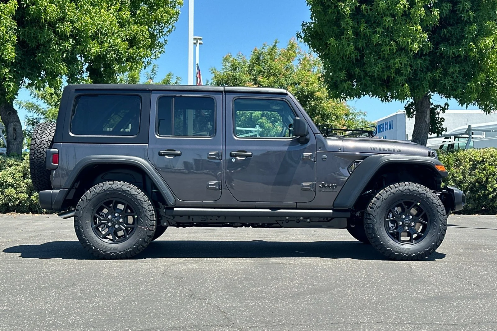 New 2026 Granite Crystal Metallic Clear-Coat Exterior Paint Jeep Willys image 3