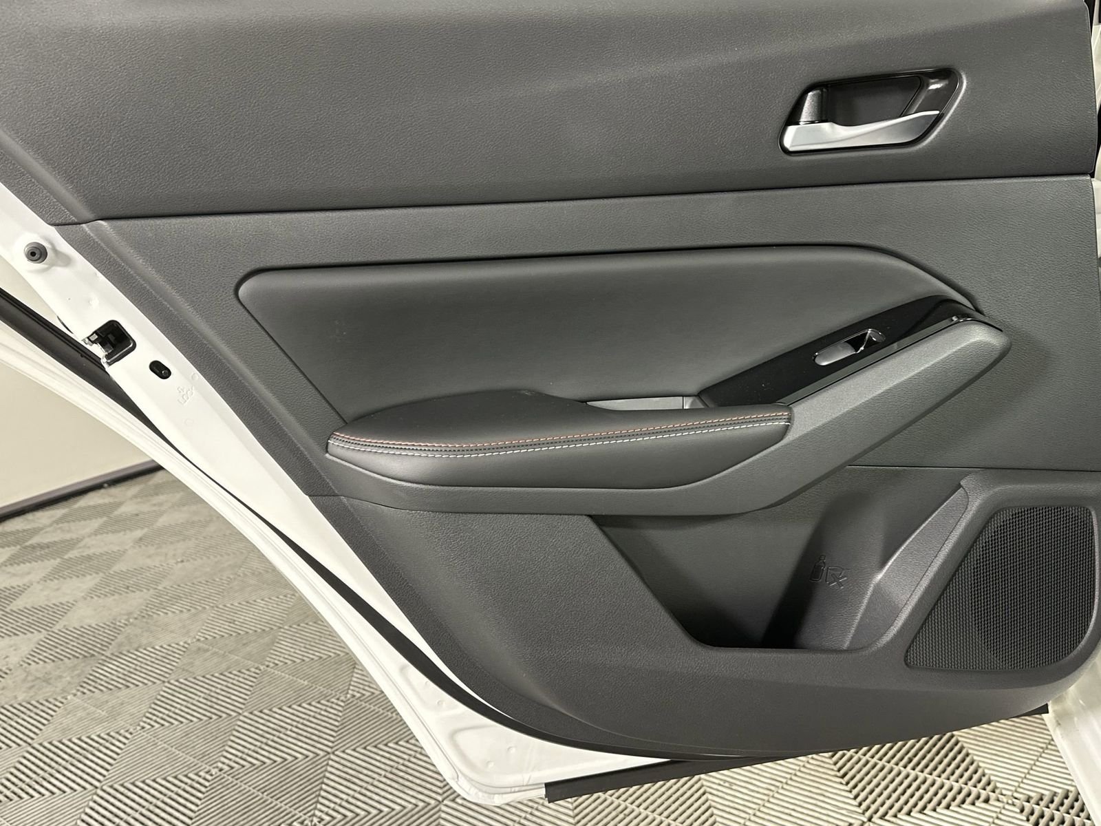 2025 Nissan Altima SR - Photo 30