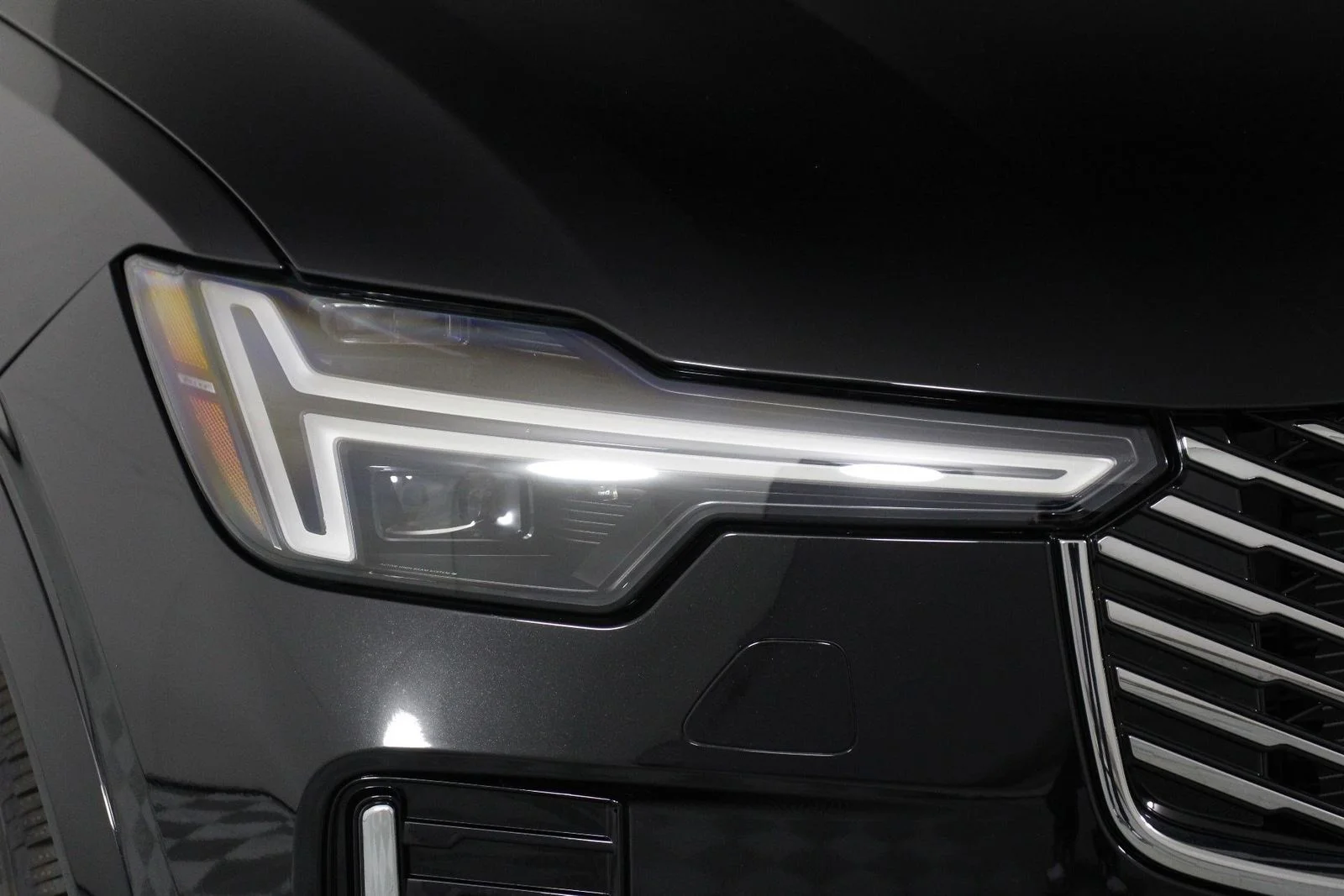 New 2026 Black Volvo T8 Plus image 14