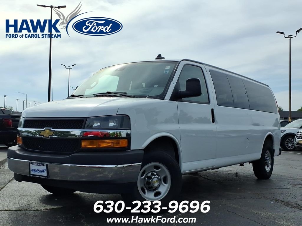 Used 2025 White Chevrolet LT image 3