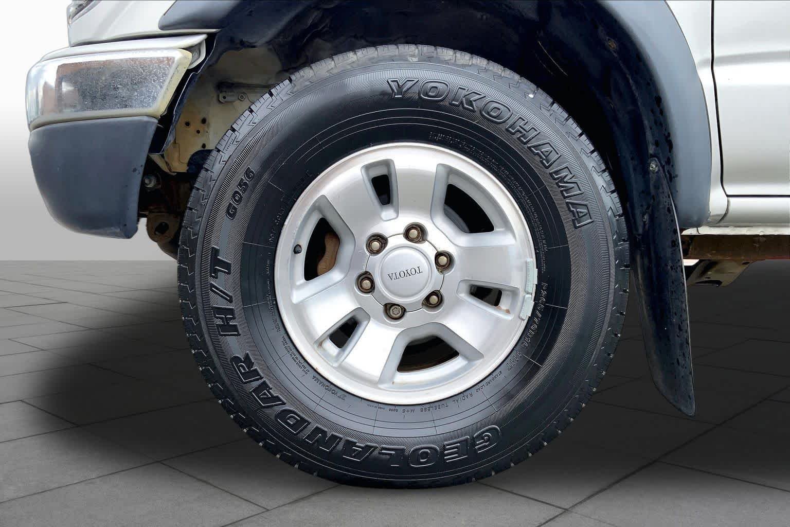 Used 2003 Lunar Mist Metallic Toyota PreRunner image 8
