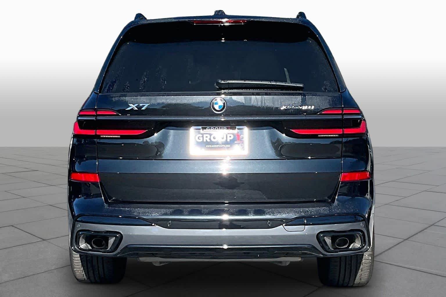 Used 2025 Black Sapphire Metallic BMW xDrive40i image 5