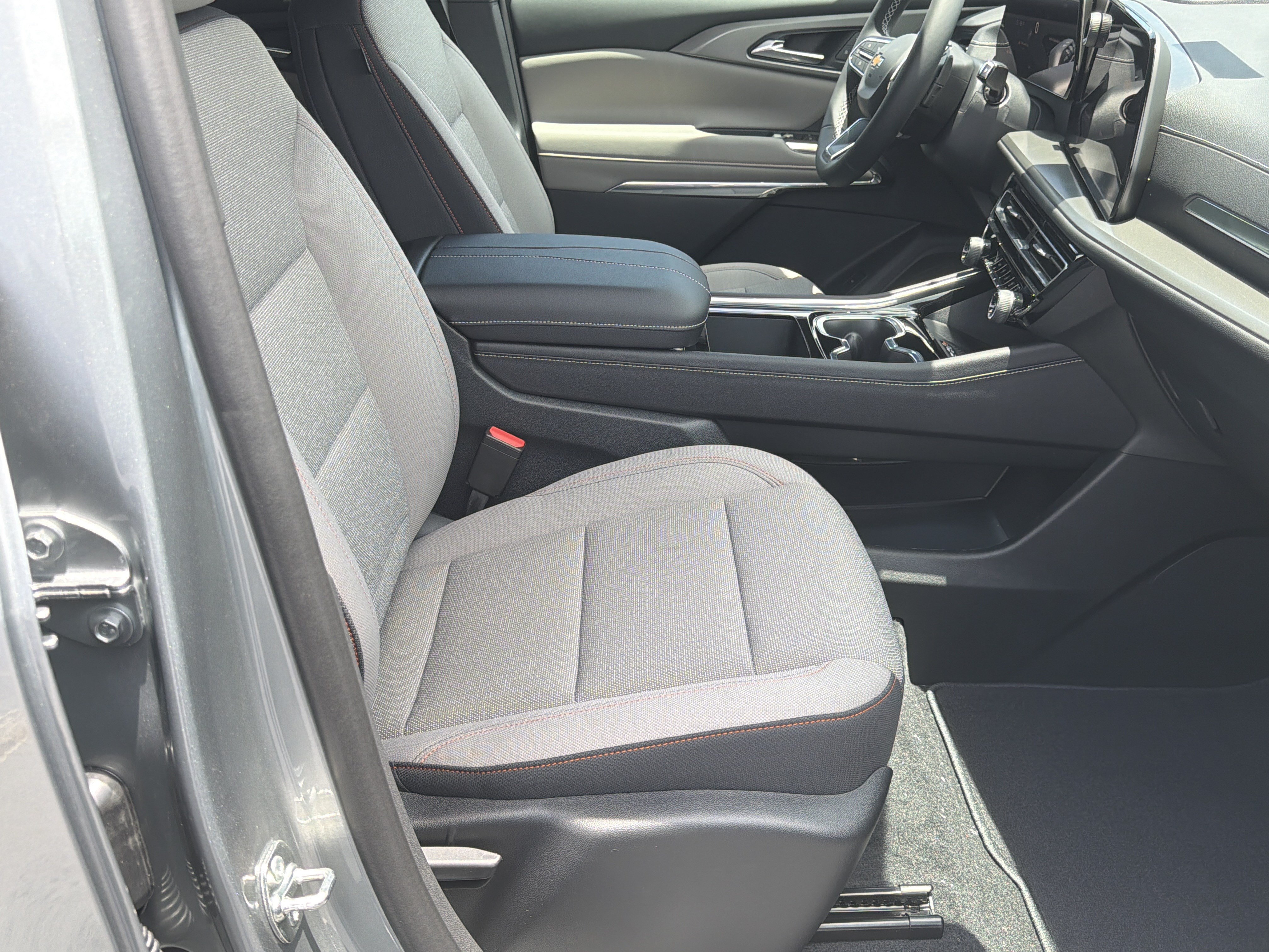 2026 Chevrolet Traverse LT - Photo 13