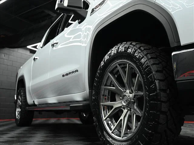 New 2026 Glacier White Tricoat GMC SLT image 37