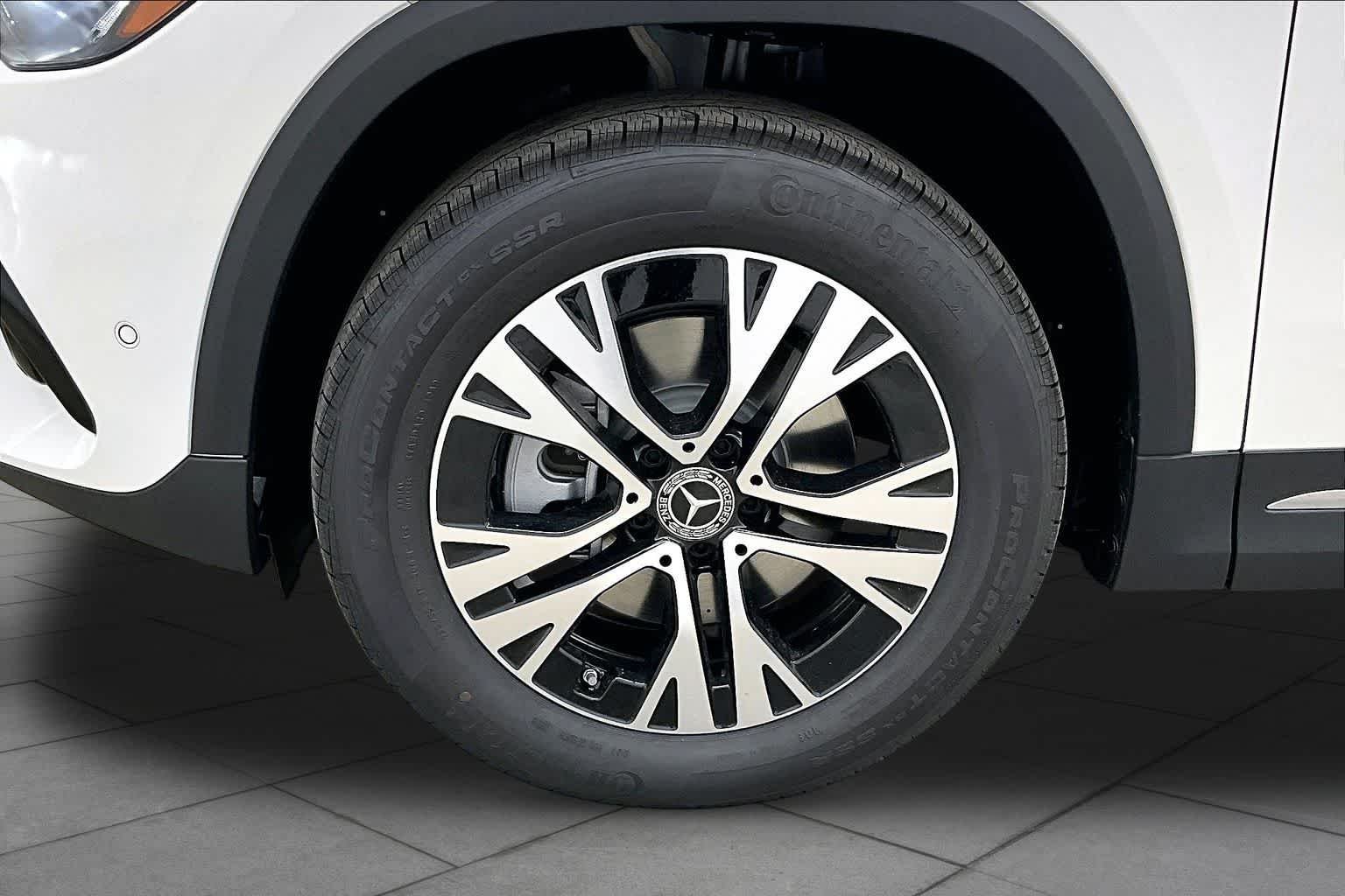 New 2026 Polar White Mercedes-Benz GLA 250 image 11