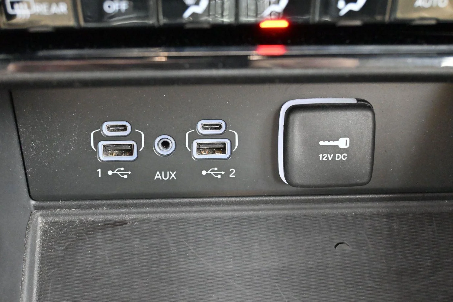 Used 2023 Velvet Red Pearlcoat Jeep Limited image 24
