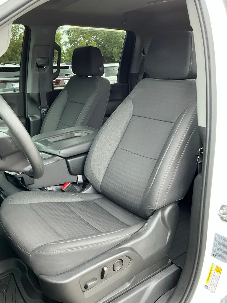 Used 2024 White Chevrolet Custom image 39
