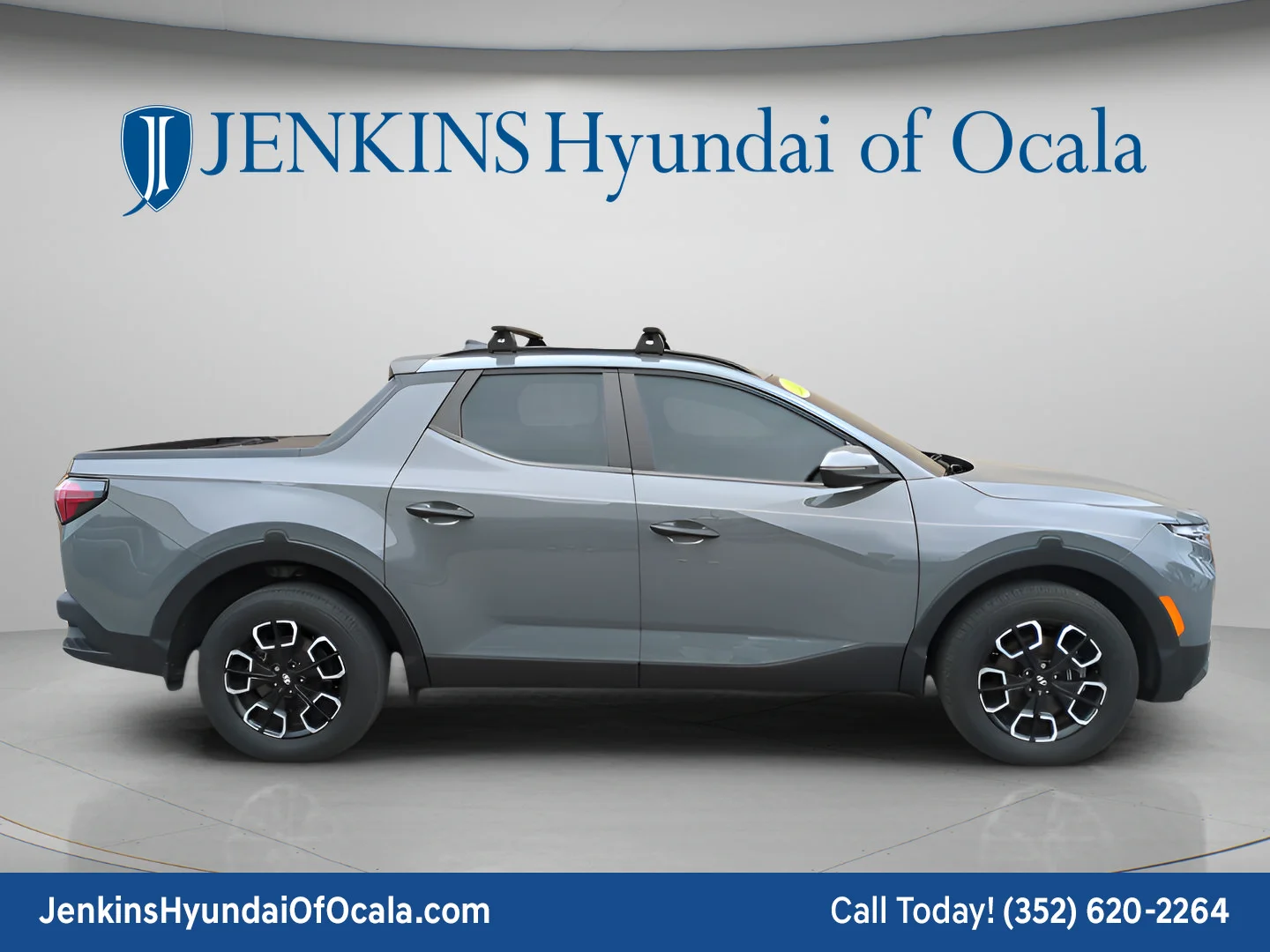 Used 2022 Hampton Gray Hyundai SEL image 2