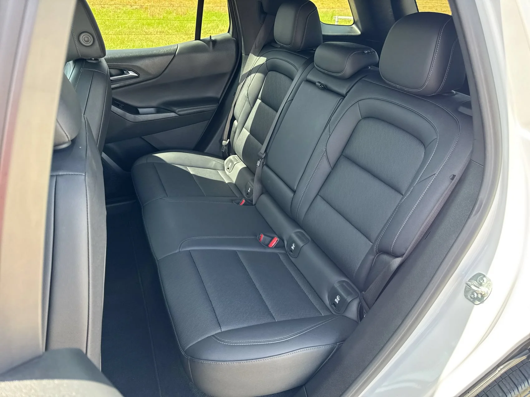 Used 2025 Summit White Chevrolet FWD LT image 23