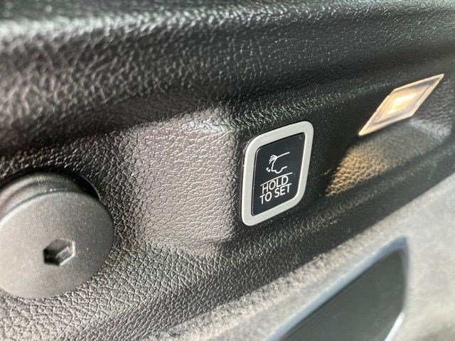 Certified Used 2021 Diamond Black Crystal Pearlcoat Jeep Overland image 27