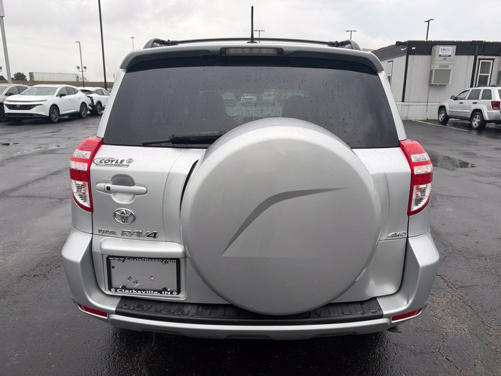 Used 2009 Silver Toyota Limited image 4