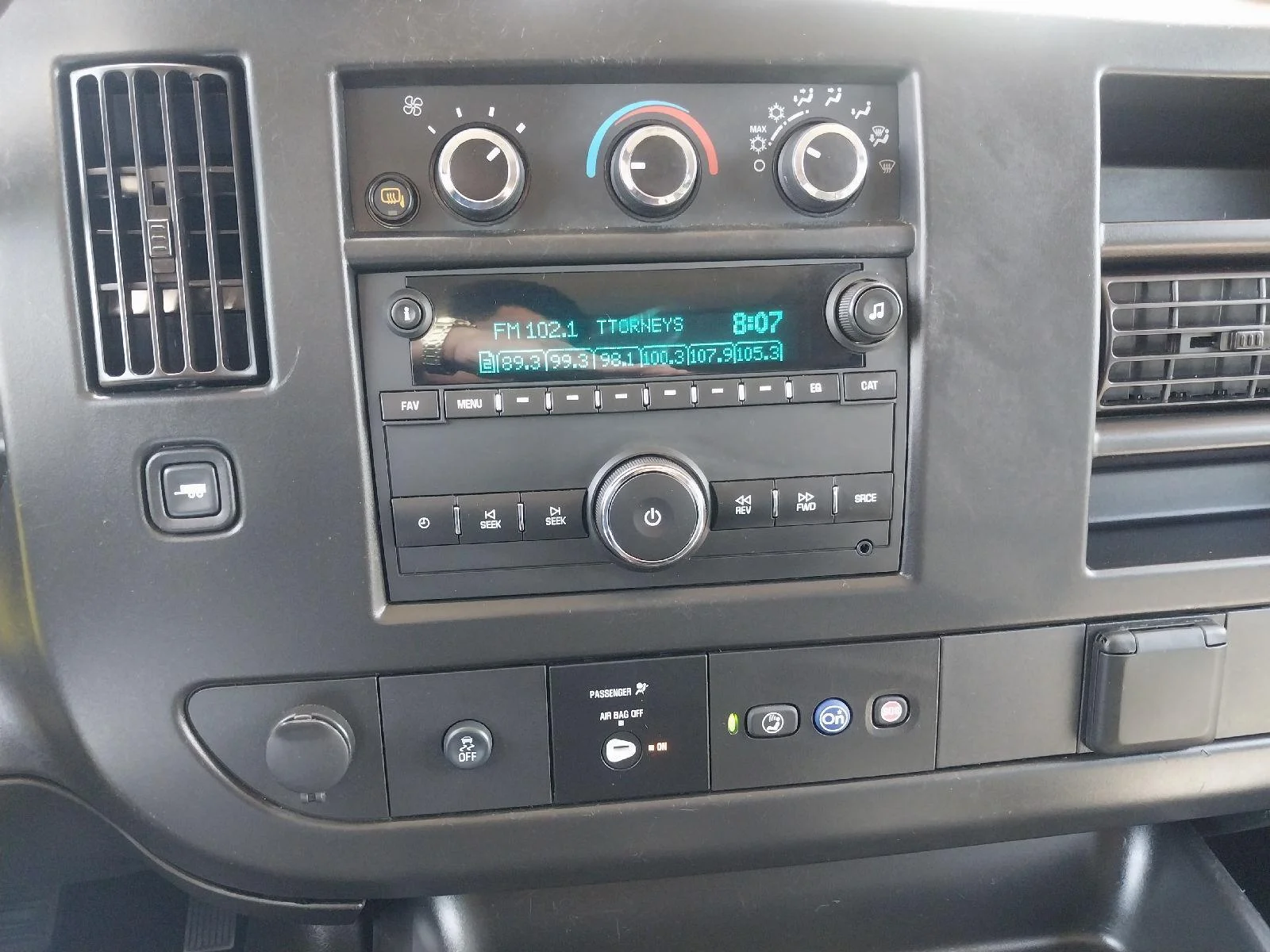 2023 GMC Savana Passenger LS - Photo 21