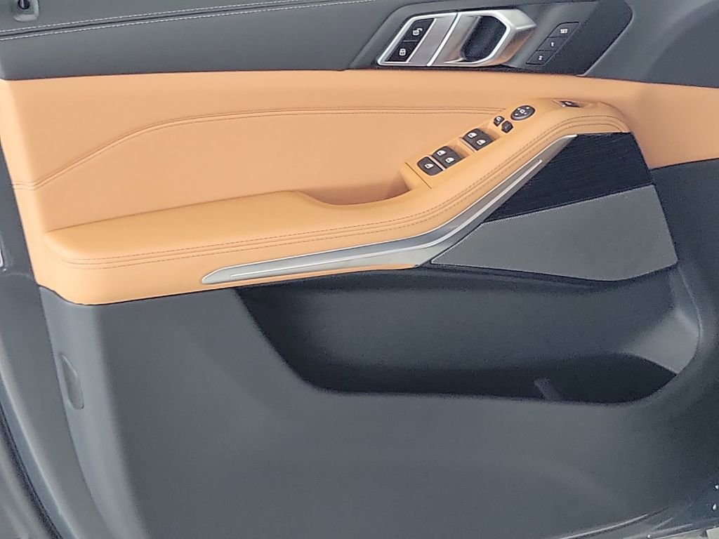 New 2026 Dravit Grey Metallic BMW sDrive40i image 14