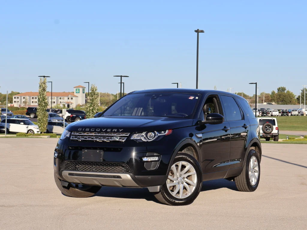 Used 2019  Land Rover  image 1