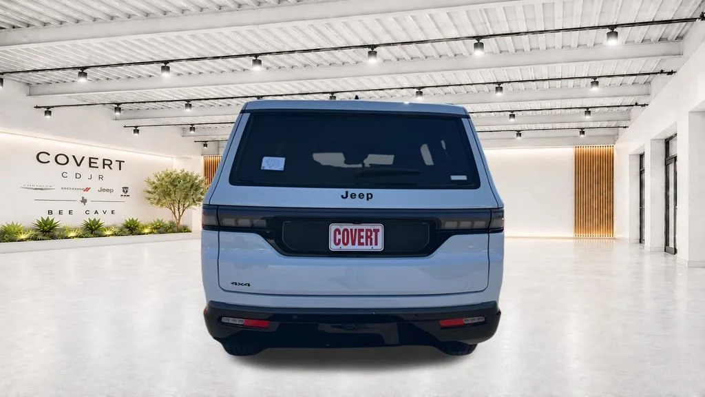 New 2026 Bright White Clear-Coat Exterior Paint Jeep Limited image 10