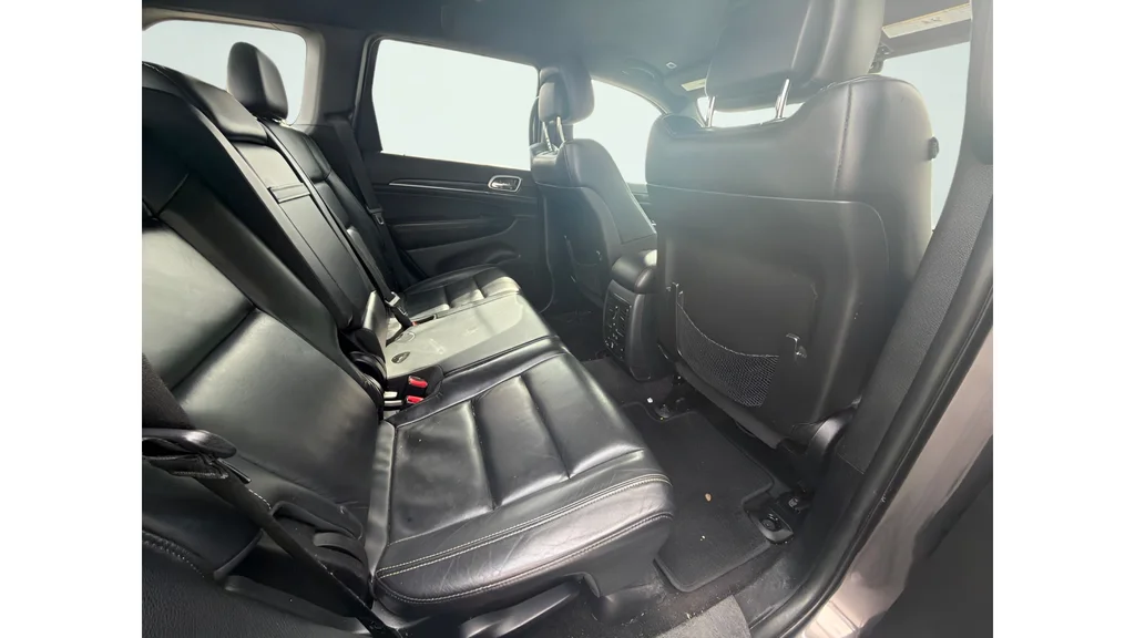 Used 2018 Gray Jeep Limited image 11
