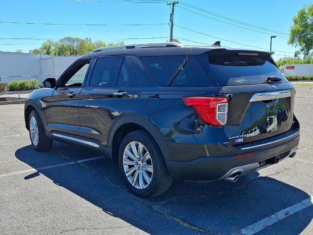 Used 2020 Black Ford Limited image 8