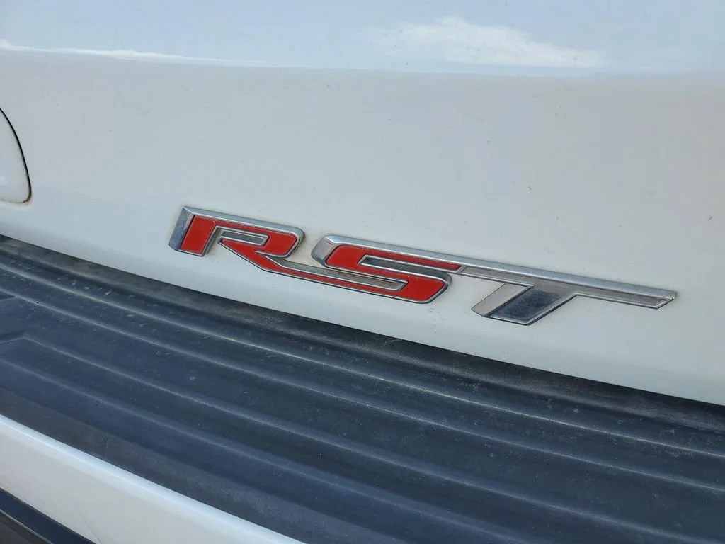 Used 2024 Summit White Chevrolet RST image 38