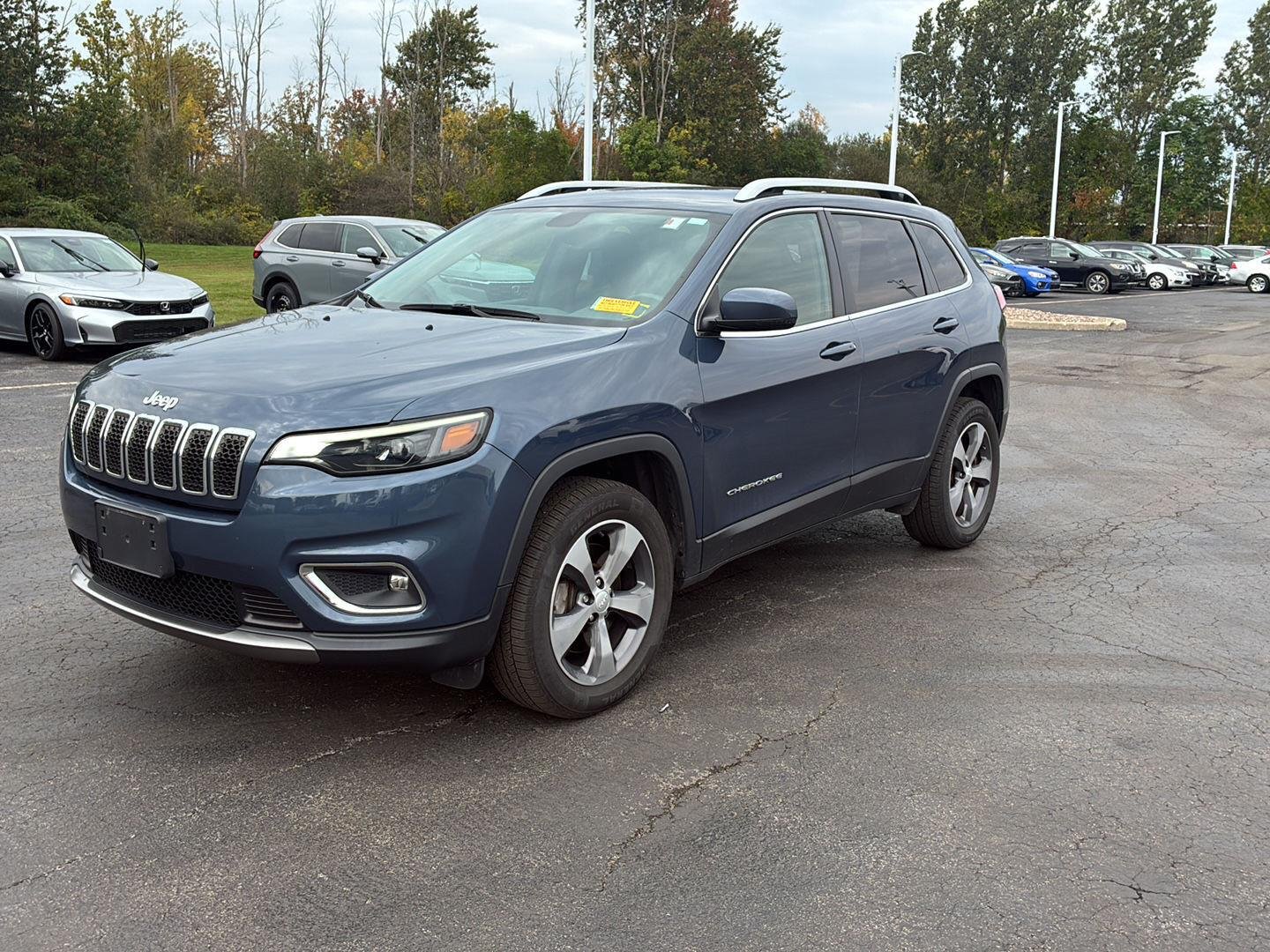 Used 2019 Blue Shade Pearlcoat Jeep Limited image 16