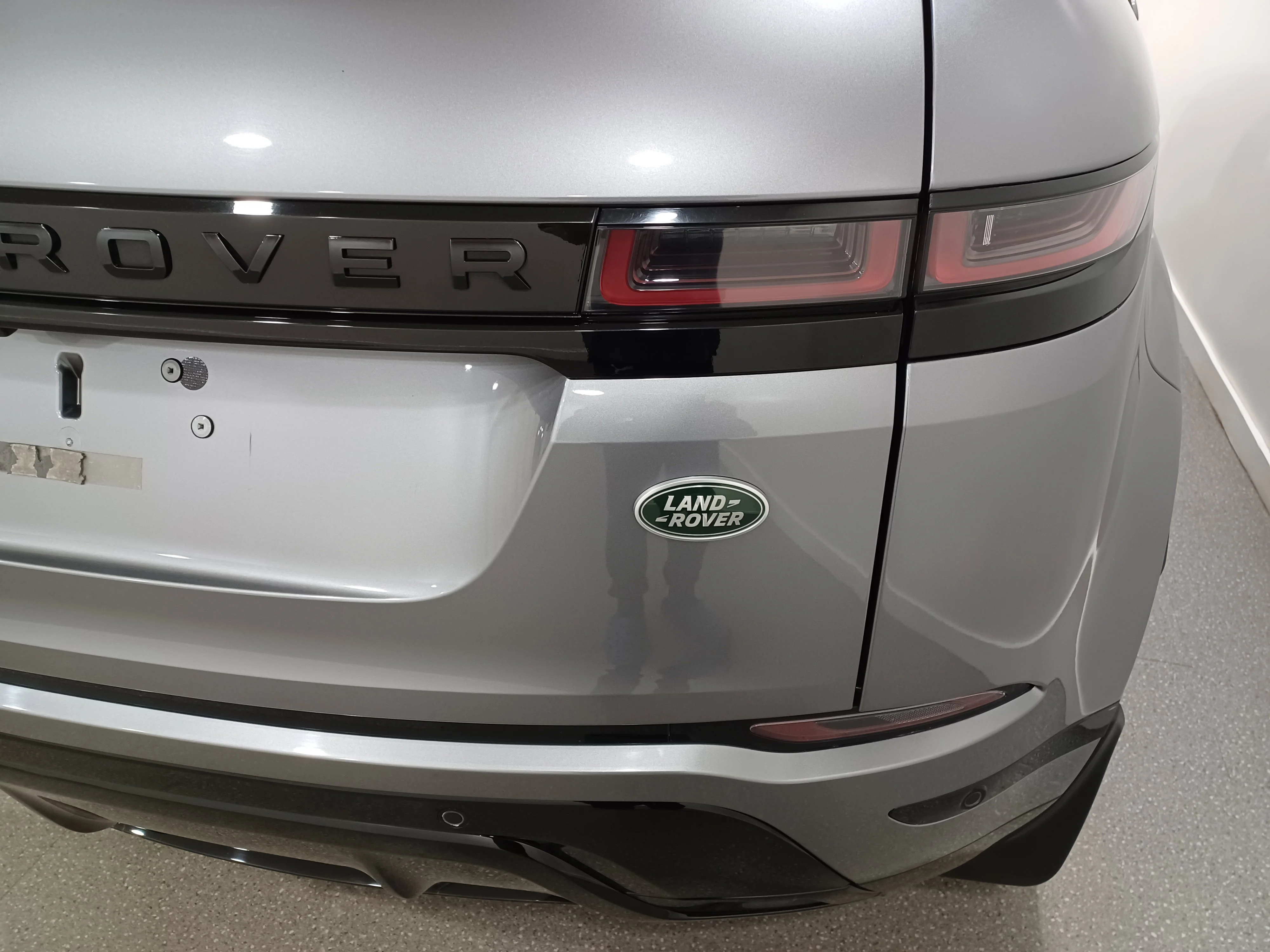 Used 2023 Eiger Grey Metallic Land Rover P250 R-Dynamic SE*Adaptive Cruise | Nav | Pano Roof | Htd Wheel | Htd Leather | Lane Keep Assist image 24