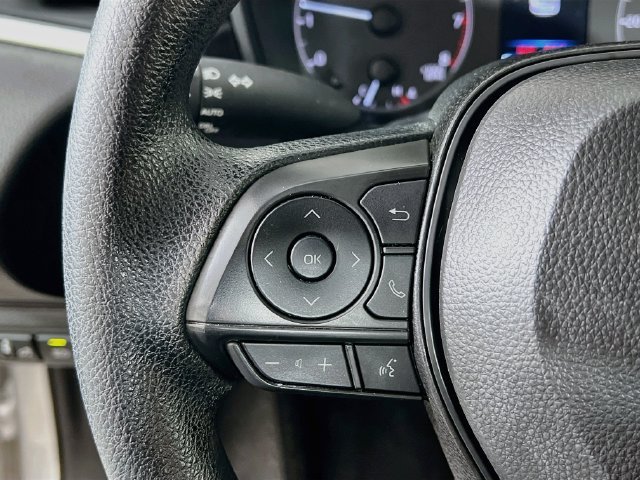 2025 Toyota Corolla LE - Photo 13