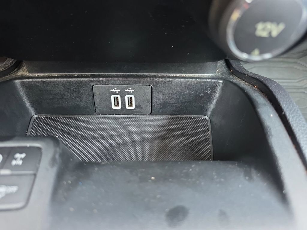 Used 2020 White Ford Lariat image 20