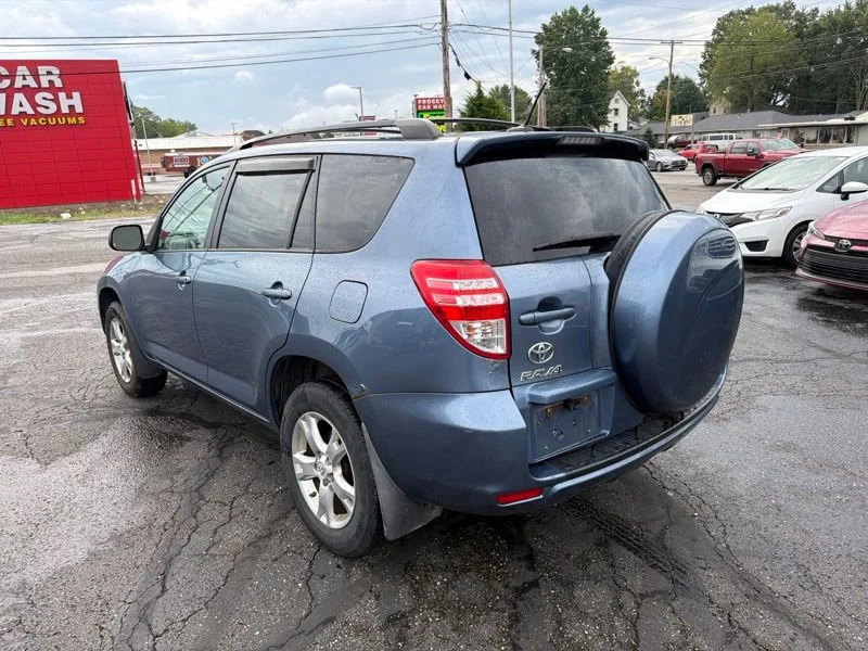 Used 2011 Blue Toyota Base image 5