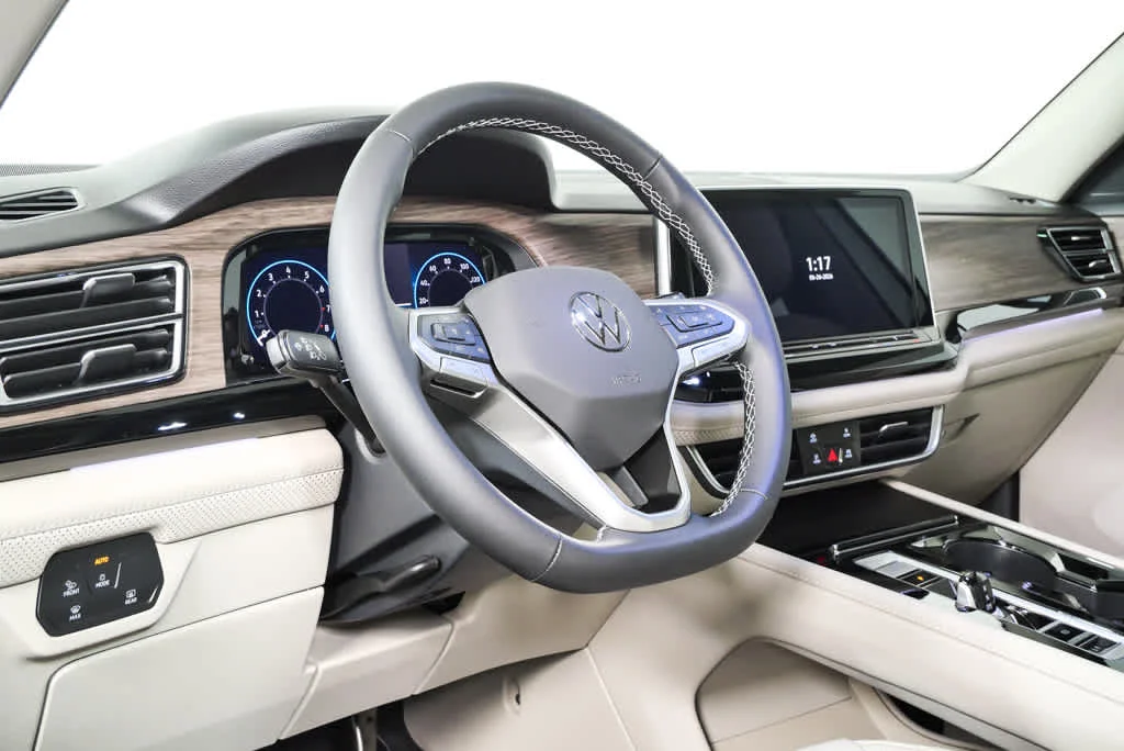 New 2026 Opal White Pearl Volkswagen 2.0T SEL image 4