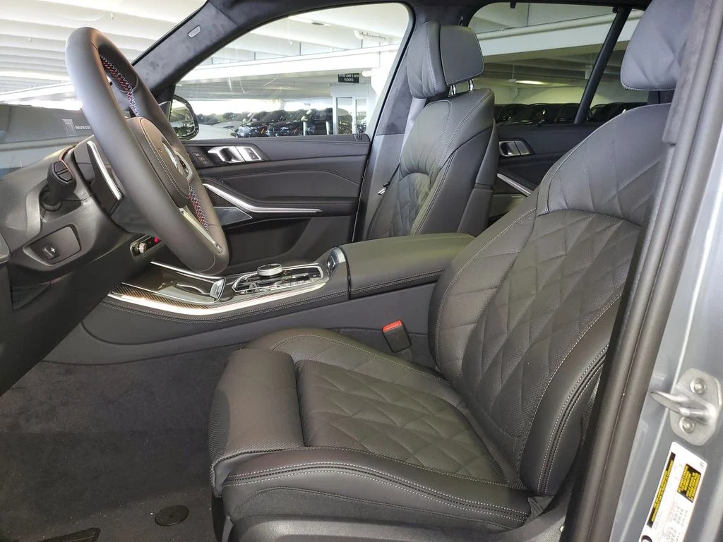 New 2026 Skyscraper Grey Metallic BMW M60i image 16