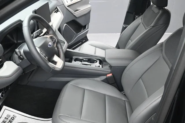 New 2027 Agate Black Metallic Ford Active image 6