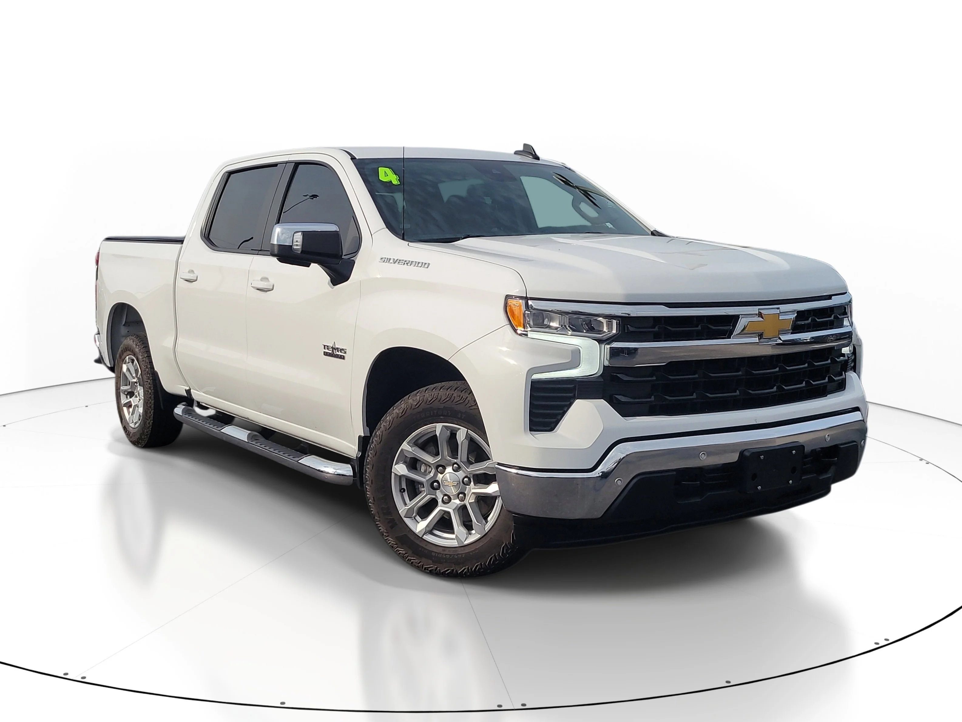 Used 2024 Summit White Chevrolet LT image 1